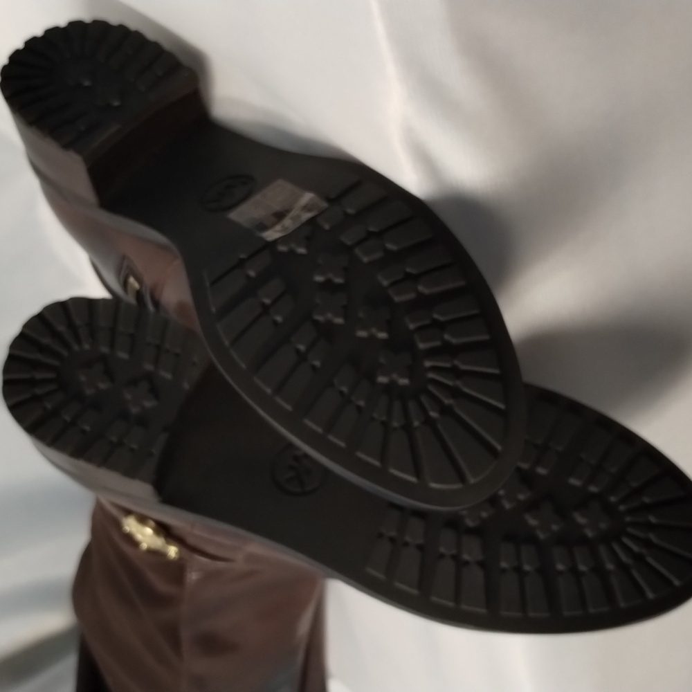 Michael Kors Elegant Brown Knee-High Boots - Picture 6 of 8